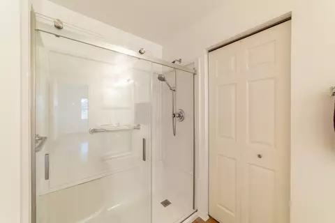 Bath - 1750 Beech Dr, Crown Point, IN 46307 photo 2 of 3