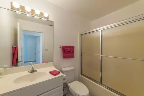 Bath - 1750 Beech Dr, Crown Point, IN 46307 photo 3 of 3