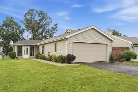 433 Deerpath Dr, Schererville, IN 46375