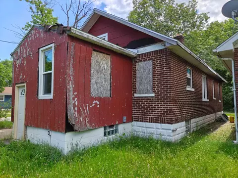 Exterior - 834 E 41st Ave, Gary, IN 46409 photo 4 of 11