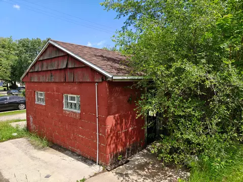 Exterior - 834 E 41st Ave, Gary, IN 46409 photo 11 of 11