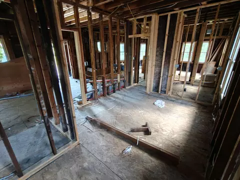 Entry Way - 834 E 41st Ave, Gary, IN 46409 photo 8 of 15