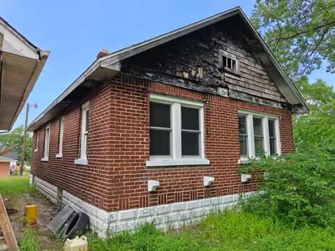 Exterior - 834 E 41st Ave, Gary, IN 46409 photo 5 of 11