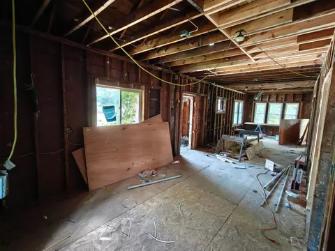 Entry Way - 834 E 41st Ave, Gary, IN 46409 photo 3 of 15