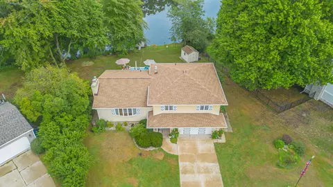 305 Lady Ln, Michigan City, IN 46360