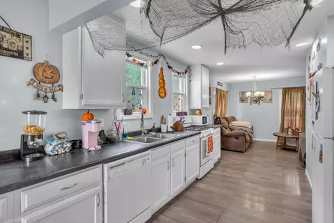 Kitchen - 3574 E 1300, Wheatfield, IN 46392 photo 2 of 2