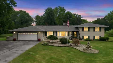 247 Westgate Dr, Valparaiso, IN 46385