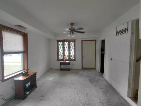 219 S Broad St, Griffith, IN 46319 photo 4