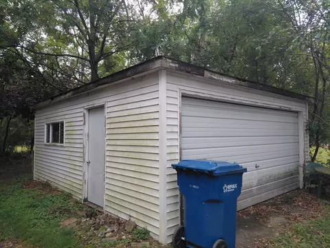 219 S Broad St, Griffith, IN 46319 photo 10