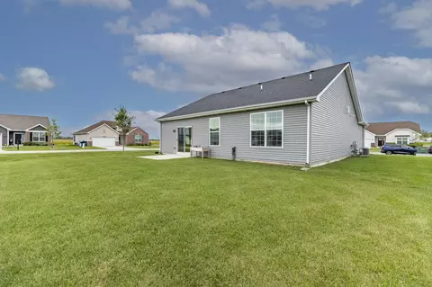 Exterior - 5981 E 116th Ave, Winfield, IN 46307 photo 5 of 5