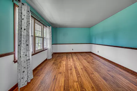 Living - 8868 Luann Dr, De Motte, IN 46310 photo 1 of 5