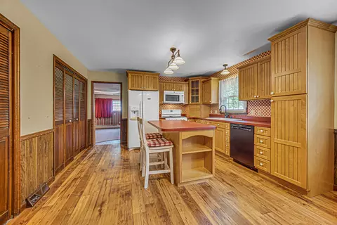 Kitchen - 8868 Luann Dr, De Motte, IN 46310 photo 1 of 2