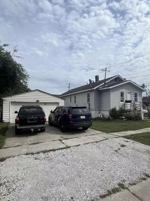 2749 Decatur St, Lake Station, IN 46405
