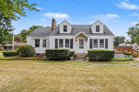 2703 Greenwood Ave, Trail Creek, IN 46360