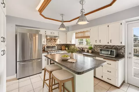 Kitchen - 526 Cedar Ct, Munster, IN 46321 photo 5 of 5