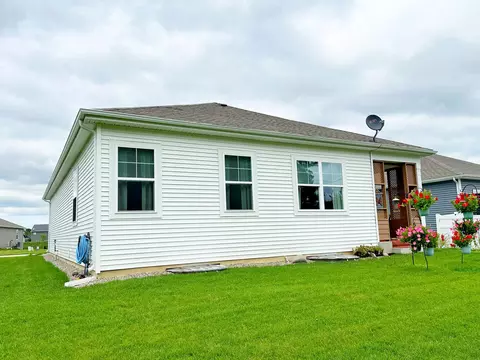 Exterior - 7543 E 116th Pl, Winfield, IN 46307 photo 6 of 8