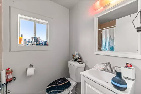 Bath - 521-25 Taney St, Gary, IN 46404 photo 1 of 2