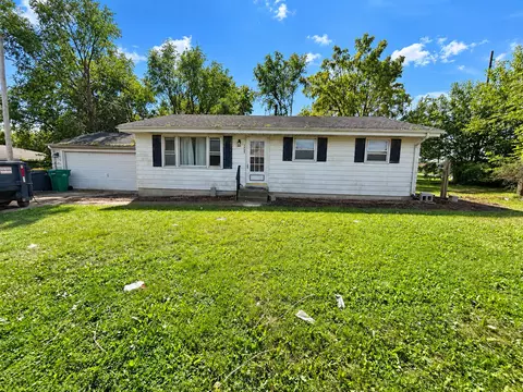 7929 Whitcomb St, Merrillville, IN 46410