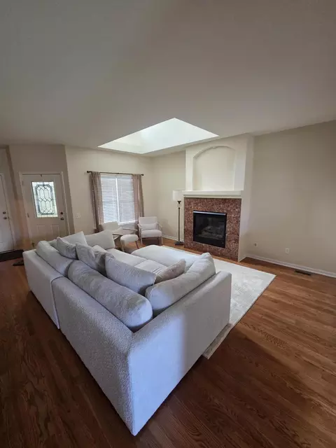 Living - 530 Cochran Dr, Crown Point, IN 46307 photo 2 of 2