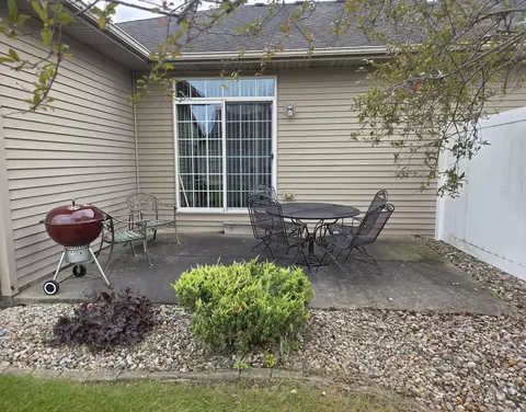 Exterior - 530 Cochran Dr, Crown Point, IN 46307 photo 3 of 4