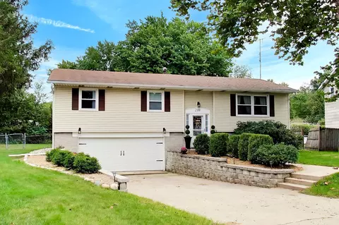 210 Lawndale Pl, Michigan City, IN 46360