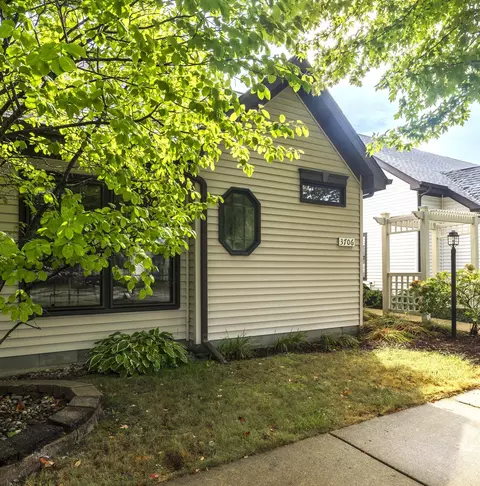 3706 Crosby Dr, Valparaiso, IN 46383