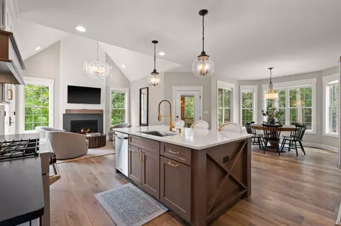 Kitchen - 629 George Cohan Ct, Crown Point, IN 46307 photo 1 of 7