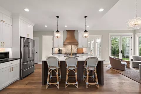 Kitchen - 629 George Cohan Ct, Crown Point, IN 46307 photo 6 of 7