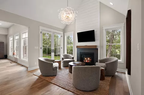 Living - 629 George Cohan Ct, Crown Point, IN 46307 photo 4 of 5