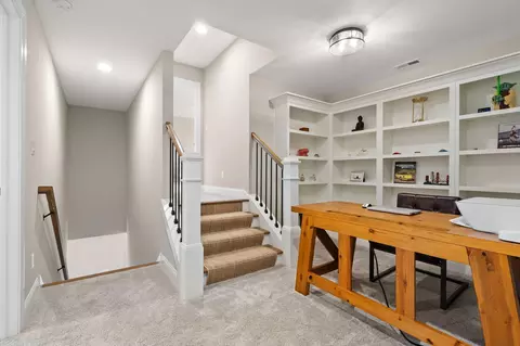 Entry Way - 629 George Cohan Ct, Crown Point, IN 46307 photo 4 of 5