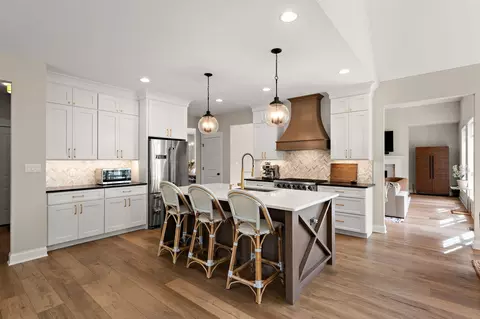 Kitchen - 629 George Cohan Ct, Crown Point, IN 46307 photo 4 of 7