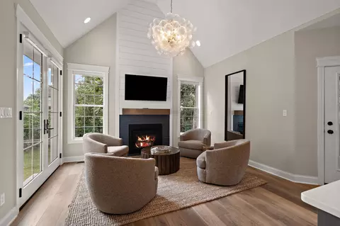 Living - 629 George Cohan Ct, Crown Point, IN 46307 photo 5 of 5