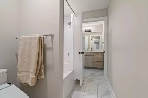 Entry Way - 629 George Cohan Ct, Crown Point, IN 46307 photo 5 of 5