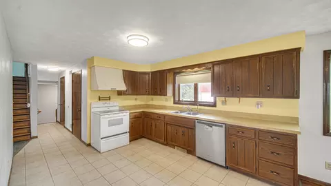 Kitchen - 18320 Cline Ave, Lowell, IN 46356 photo 1 of 3