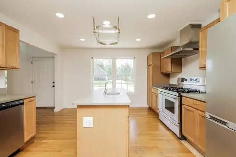 Kitchen - 1310 Dune Meadows Dr, Porter, IN 46304 photo 2 of 2
