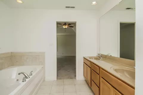 Bath - 1310 Dune Meadows Dr, Porter, IN 46304 photo 1 of 3