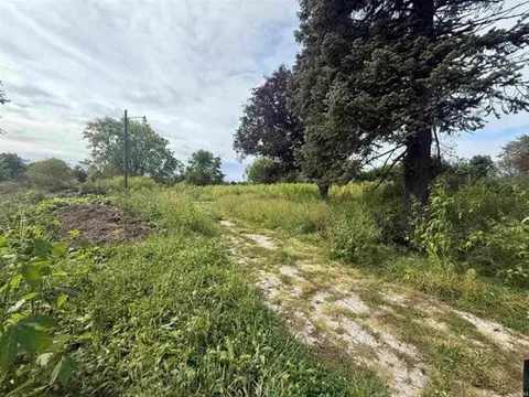 8636 N 900, New Carlisle, IN 46552