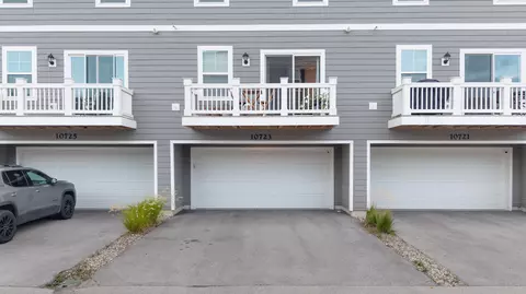 Exterior - 10723 Violette Way, Saint John, IN 46373 photo 2 of 3