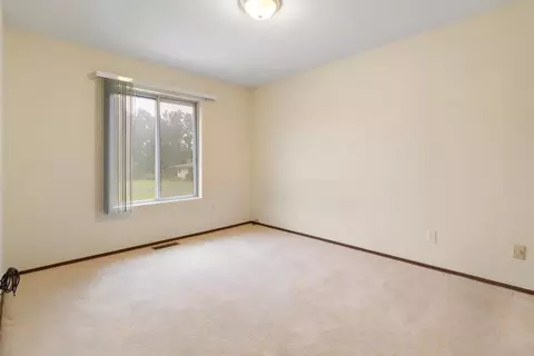 Bedroom - 4142 Augusta Dr, Crown Point, IN 46307 photo 3 of 7