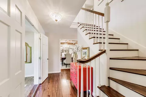 Entry Way - 105 Ogden Rd, Ogden Dunes, IN 46368 photo 4 of 5