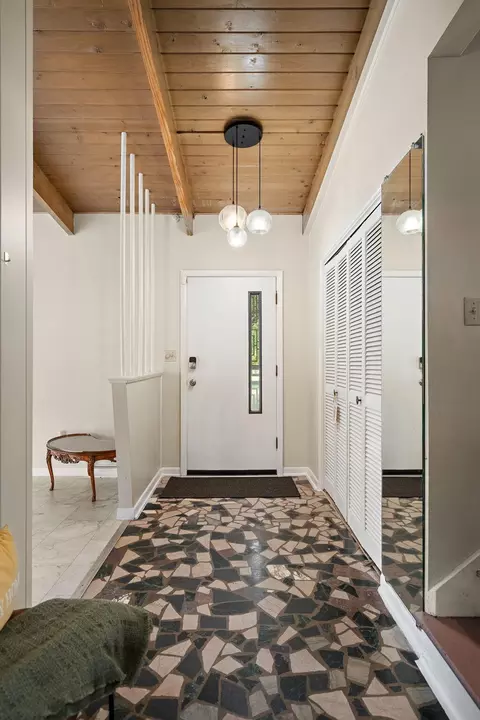 Entry Way - 7001 Ash Pl, Gary, IN 46403 photo 1 of 3