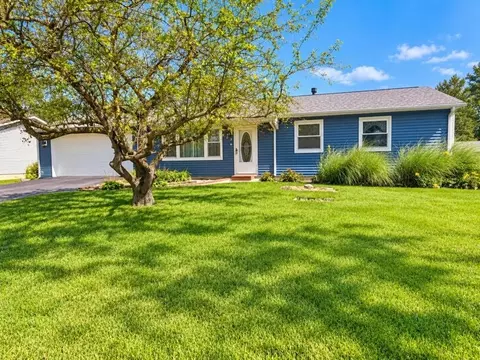 623 Old Forge Rd, Valparaiso, IN 46385