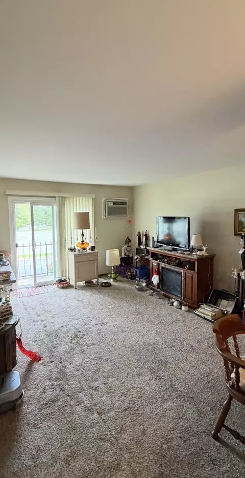 Living - 121 N West St #16, Crown Point, IN 46307 photo 1 of 1