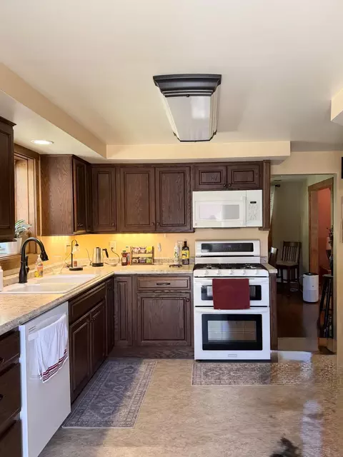 Kitchen - 3333 Us-231, Crown Point, IN 46307 photo 1 of 2