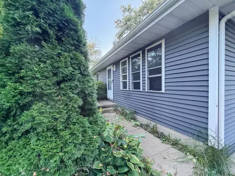 44 Lourdes St, Valparaiso, IN 46385