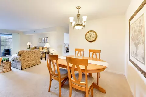 Dining - 1641 White Oak Ave #2C, Munster, IN 46321 photo 2 of 3