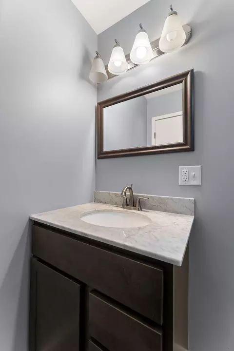 Bath - 8980 E 91st Ct, Crown Point, IN 46307 photo 5 of 6