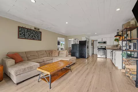Living - 11276 Gerry Ct, Crown Point, IN 46307 photo 2 of 3