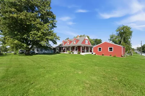 102 N Madison St, Hebron, IN 46341