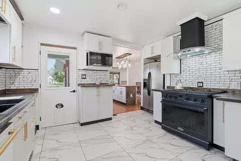 Kitchen - 503 E Joliet St, Crown Point, IN 46307 photo 4 of 5